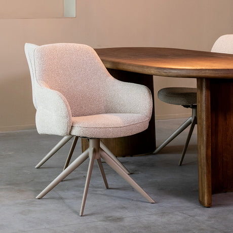 LABEL51 Eetkamerstoel Bern - Naturel - Boucle van LABEL51 – Luxe comfort op maat van PureWonen. Vraag naar de beste prijs.
