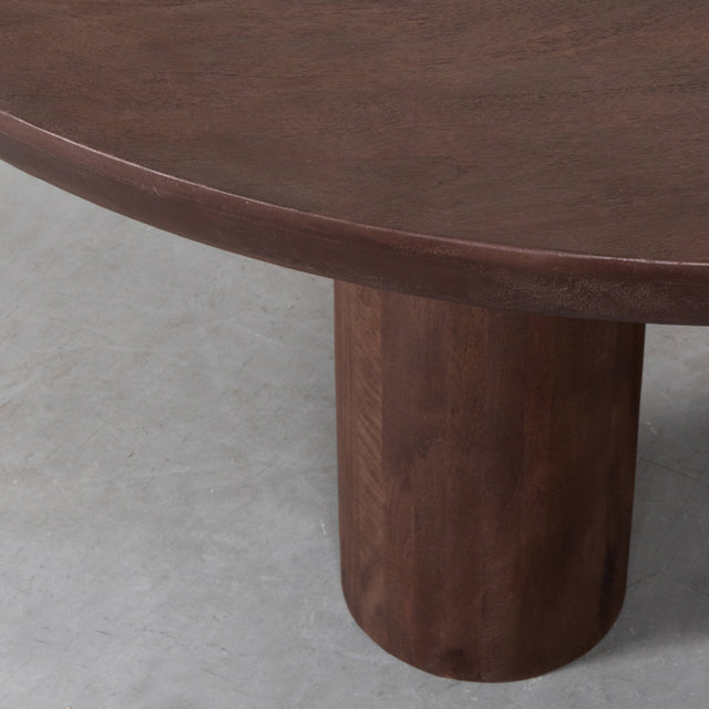 LABEL51 Eetkamertafel Olly - Espresso - Mangohout - 150x150 cm van LABEL51 – Luxe comfort op maat van PureWonen. Vraag naar de beste prijs.