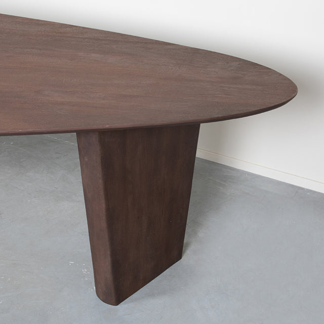 LABEL51 Eetkamertafel Wow - Espresso - Mangohout - 300x130 cm van LABEL51 – Luxe comfort op maat van PureWonen. Vraag naar de beste prijs.