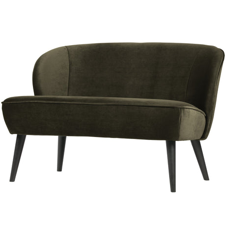 Sara Bankje Fluweel Warm Groen van WOOOD – Luxe comfort op maat van PureWonen. Vraag naar de beste prijs.
