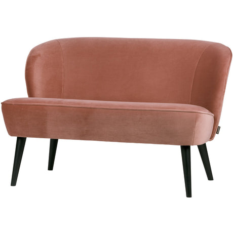 Sara Bankje Fluweel Oud Roze van WOOOD – Luxe comfort op maat van PureWonen. Vraag naar de beste prijs.