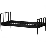Mees Bed Metaal Zwart 90x200 Cm van WOOOD – Luxe comfort op maat van PureWonen. Vraag naar de beste prijs.