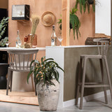 BLISS BARSTOEL BUITEN KUNSTSTOF TAUPE van WOOOD – Luxe comfort op maat van PureWonen. Vraag naar de beste prijs.