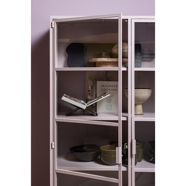 Ronja Vitrinekast Xl Metaal Soft Pink van WOOOD – Luxe comfort op maat van PureWonen. Vraag naar de beste prijs.