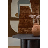 Oona Eettafel Rond Met 3 Poot Mdf Donkerbruin O140 Cm van WOOOD – Luxe comfort op maat van PureWonen. Vraag naar de beste prijs.