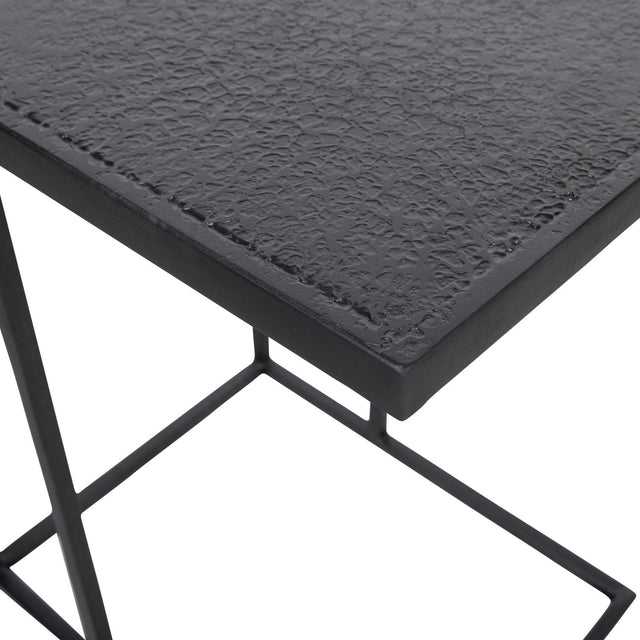 Febe Bijzettafel Buiten U Vorm Metaal Zwart van WOOOD – Luxe comfort op maat van PureWonen. Vraag naar de beste prijs.