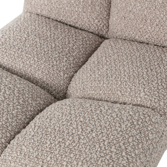 Vinny Draaistoel Boucle Zand van WOOOD – Luxe comfort op maat van PureWonen. Vraag naar de beste prijs.