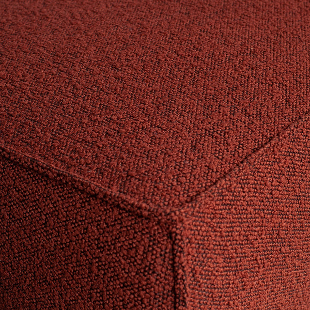 Statement Hocker Boucle Chestnut van BePureHome – Luxe comfort op maat van PureWonen. Vraag naar de beste prijs.