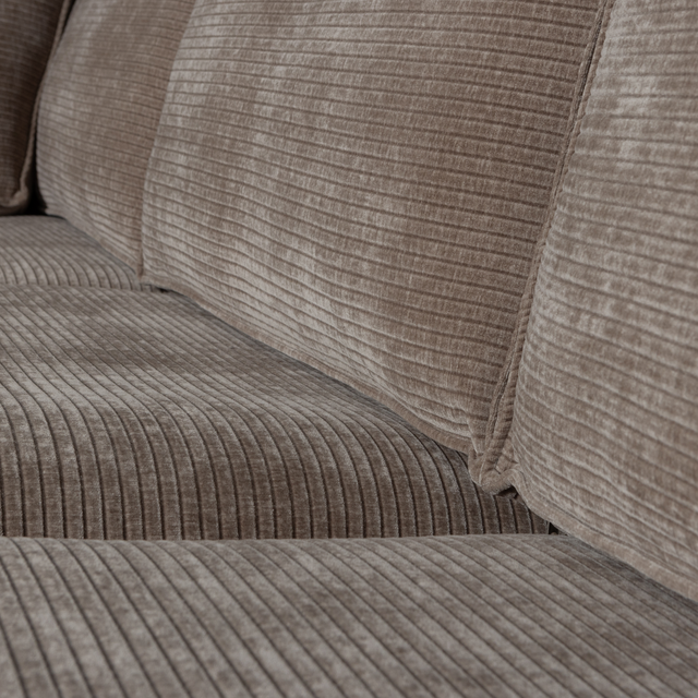 Hajo Hoekbank Links Ribstof Taupe van WOOOD – Luxe comfort op maat van PureWonen. Vraag naar de beste prijs.