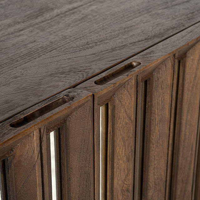 Dressoir Bryant 4-deuren (Brown) van Richmond Interiors – Luxe comfort op maat van PureWonen. Vraag naar de beste prijs.