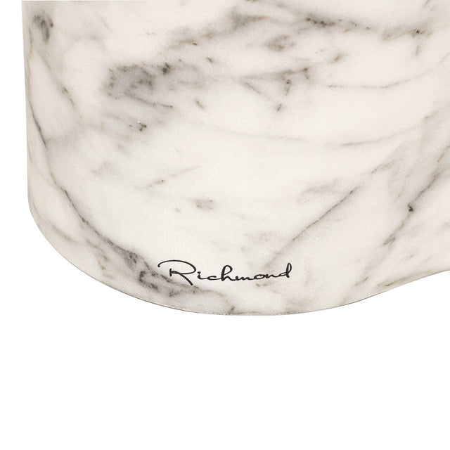Bijzettafel Rockyard faux wit marmer indoor/outdoor (White) van Richmond Interiors – Luxe comfort op maat van PureWonen. Vraag naar de beste prijs.