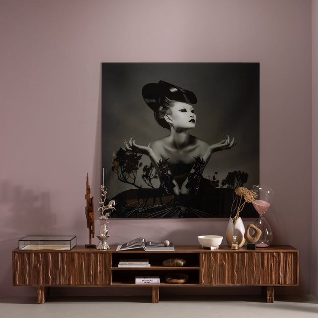 Lavish Tv Meubel Met Bewerkte Deuren Hout Warm Bruin van BePureHome – Luxe comfort op maat van PureWonen. Vraag naar de beste prijs.