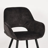 LABEL51 Eetkamerstoel Fer - Antraciet - Velours van LABEL51 – Luxe comfort op maat van PureWonen. Vraag naar de beste prijs.