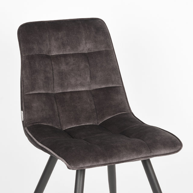 LABEL51 Eetkamerstoel Jelt - Antraciet - Velours van LABEL51 – Luxe comfort op maat van PureWonen. Vraag naar de beste prijs.