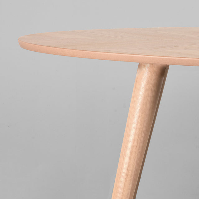 LABEL51 Eetkamertafel Ines - Naturel - Eiken - 210x110 cm van LABEL51 – Luxe comfort op maat van PureWonen. Vraag naar de beste prijs.