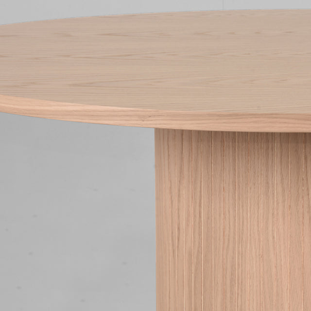 LABEL51 Eetkamertafel Oliva - Naturel - Eiken - 130 cm - Rond van LABEL51 – Luxe comfort op maat van PureWonen. Vraag naar de beste prijs.