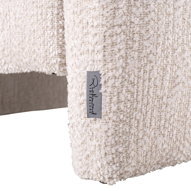 Fauteuil Sandro lovely cream (Be Lovely 11 Cream) van Richmond Interiors – Luxe comfort op maat van PureWonen. Vraag naar de beste prijs.