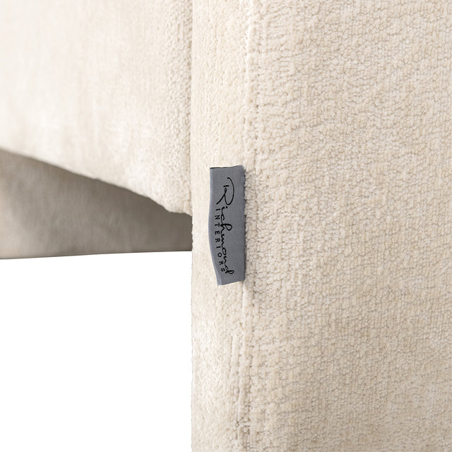 Fauteuil Sandro white chenille (Bergen 900 white chenille) van Richmond Interiors – Luxe comfort op maat van PureWonen. Vraag naar de beste prijs.