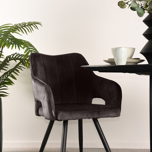 LABEL51 Eetkamerstoel Noud - Antraciet - Velours van LABEL51 – Luxe comfort op maat van PureWonen. Vraag naar de beste prijs.