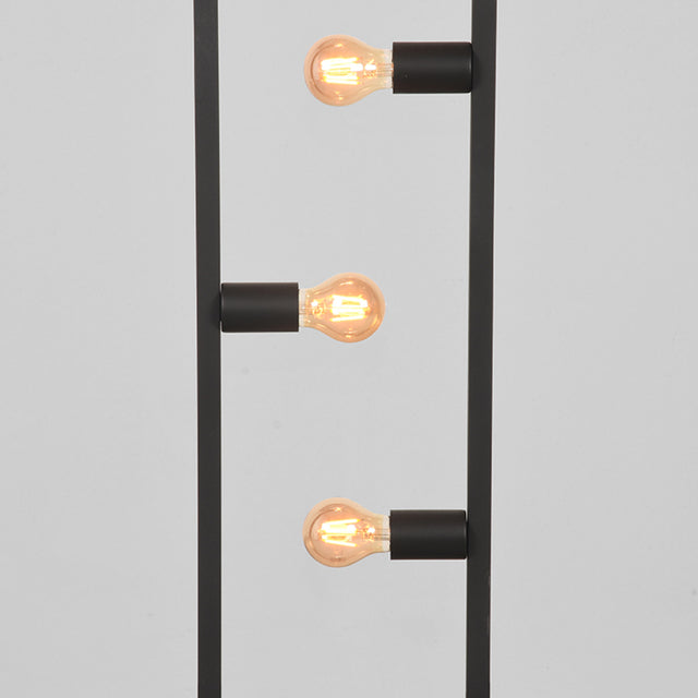 LABEL51 Vloerlamp Quadrato - Zwart - Metaal van LABEL51 – Luxe comfort op maat van PureWonen. Vraag naar de beste prijs.