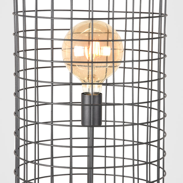 LABEL51 Vloerlamp Solido - Zwart - Metaal van LABEL51 – Luxe comfort op maat van PureWonen. Vraag naar de beste prijs.