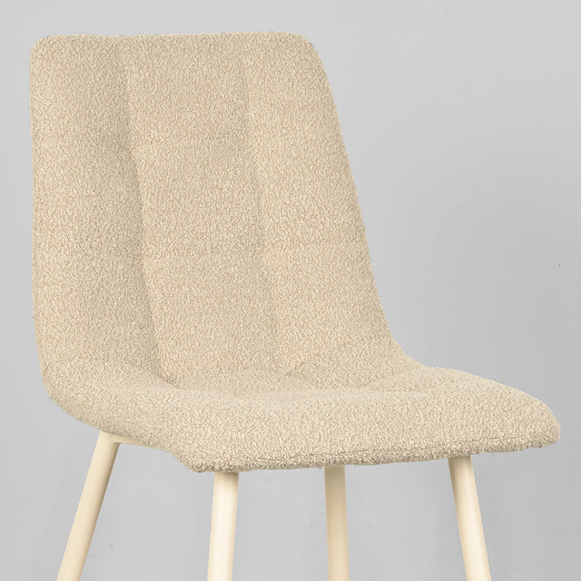 LABEL51 Eetkamerstoel Nino - Zand - Boucle van LABEL51 – Luxe comfort op maat van PureWonen. Vraag naar de beste prijs.