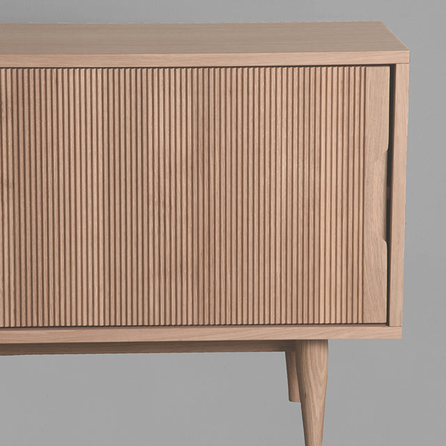 LABEL51 Tv-meubel Jule - Naturel - Eiken - Tv-Meubel 200 cm van LABEL51 – Luxe comfort op maat van PureWonen. Vraag naar de beste prijs.